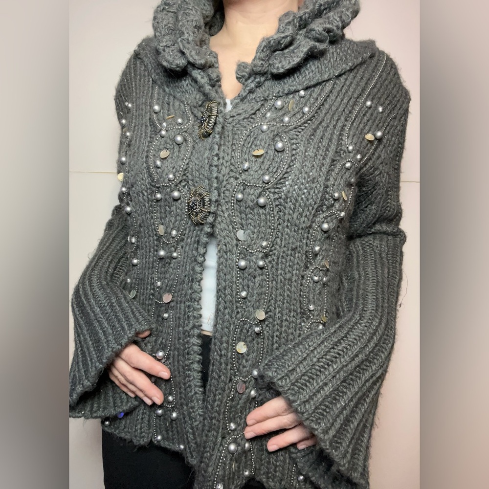 Kriss Sweden Y2K Boho Pearl Beaded Chunky Knit Cardigan • Gray Ruffle Collar • M